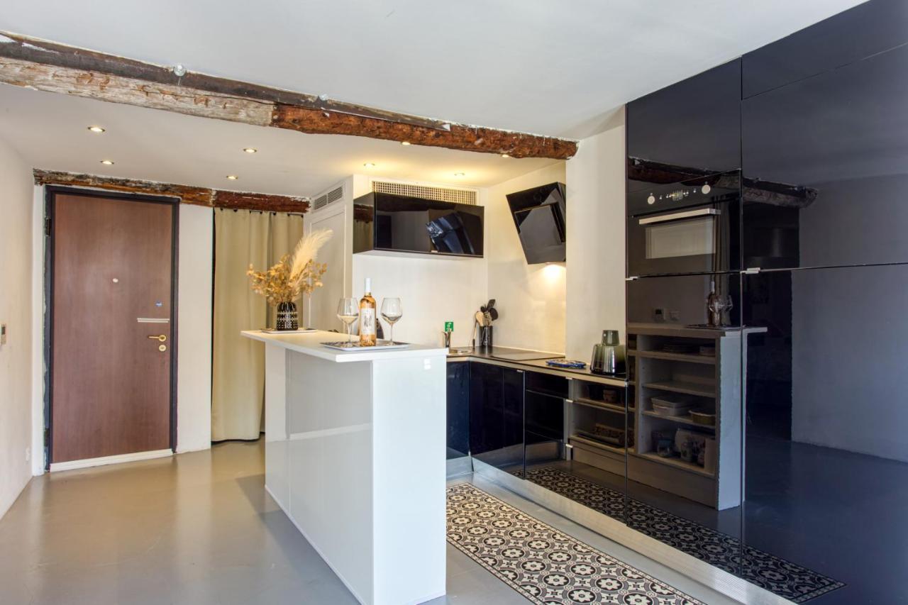 Ross 5- F2, Lumineux, Balcon, Loft, Clim, Vieux-Nice Buitenkant foto