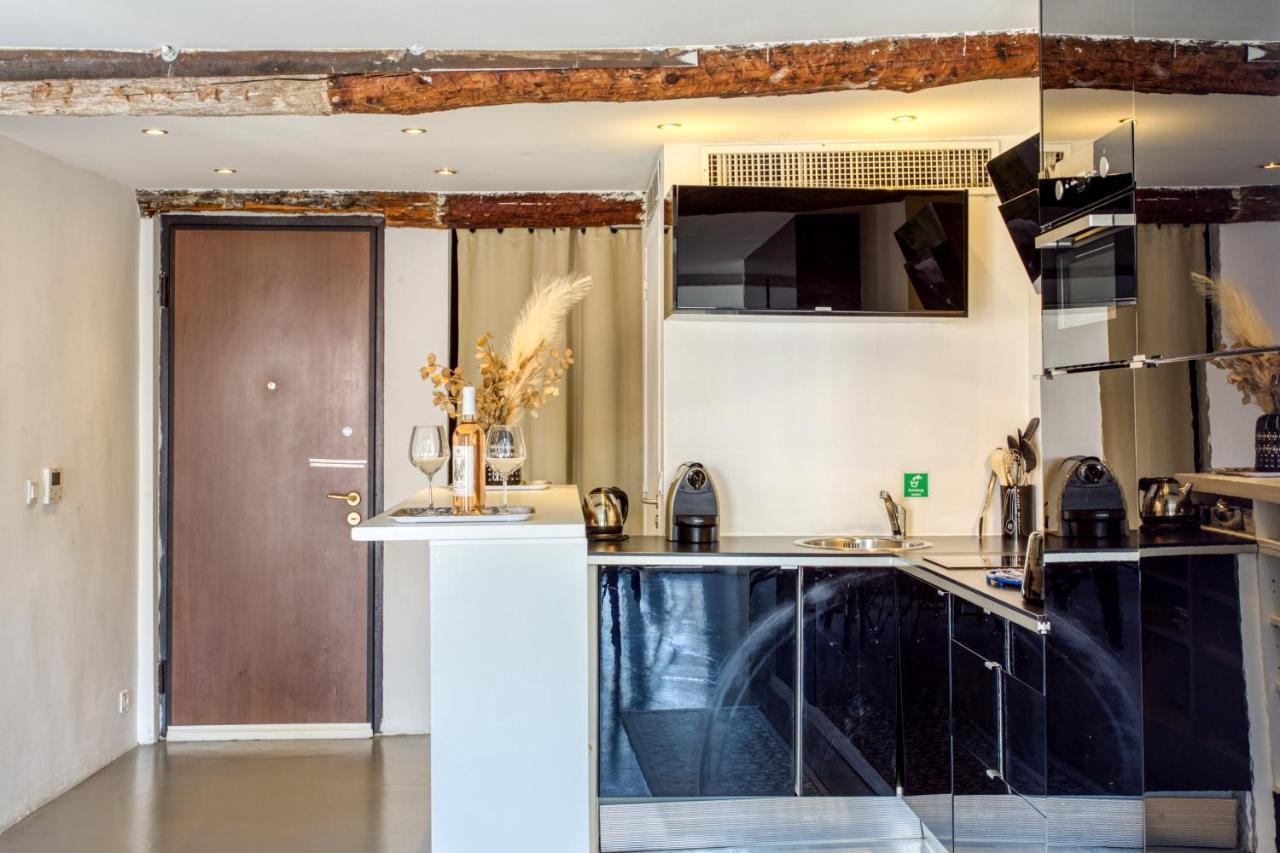 Ross 5- F2, Lumineux, Balcon, Loft, Clim, Vieux-Nice Buitenkant foto